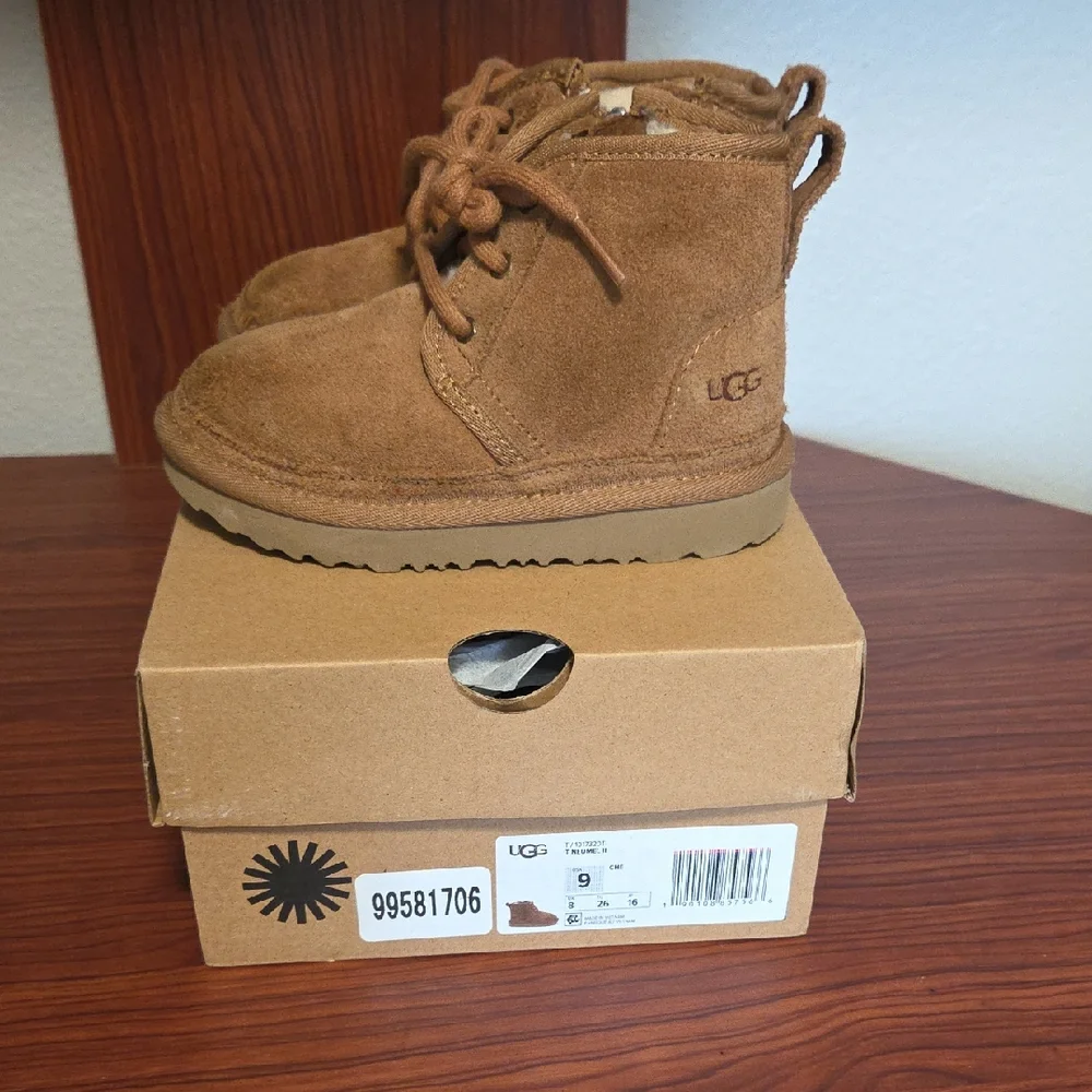 UGG Kids Neumell II Chestnut Suede Boots: Toddler size 9